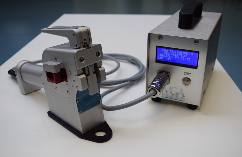 Scelleuse de tubes thermoplastiques