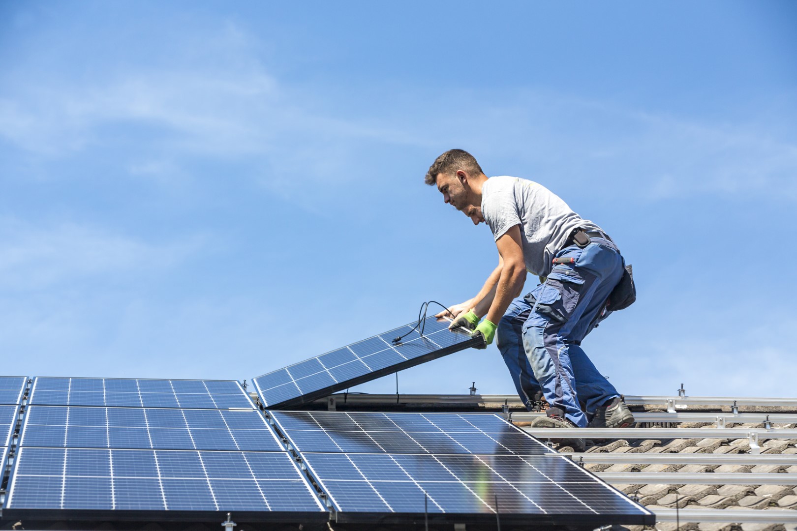 batterie-pour-panneaux-solaires